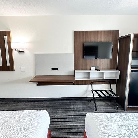 Ramada By Wyndham Lithia Springs Atlanta Hotel Bagian luar foto