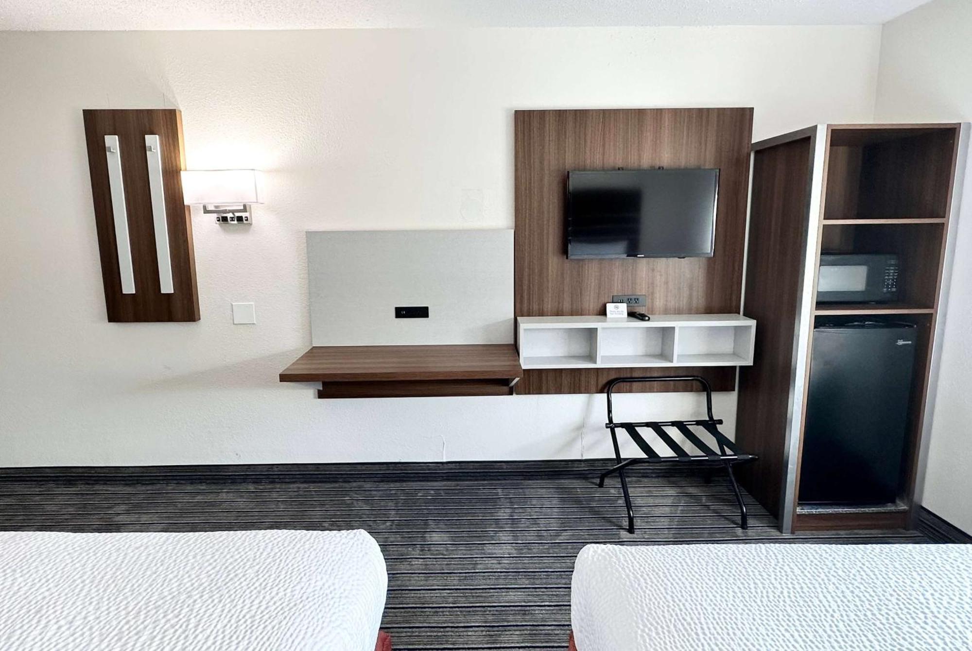 Ramada By Wyndham Lithia Springs Atlanta Hotel Bagian luar foto