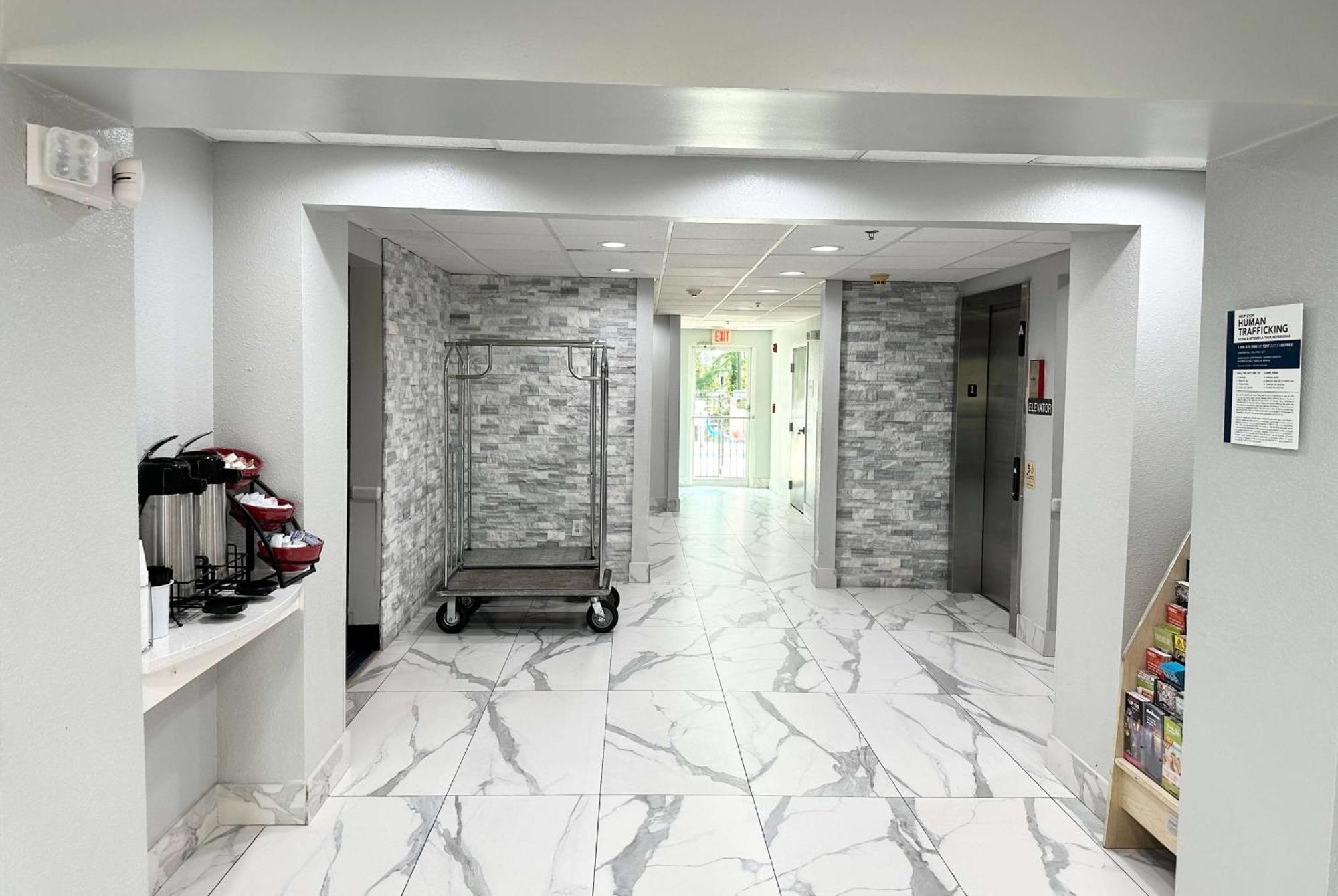 Ramada By Wyndham Lithia Springs Atlanta Hotel Bagian luar foto