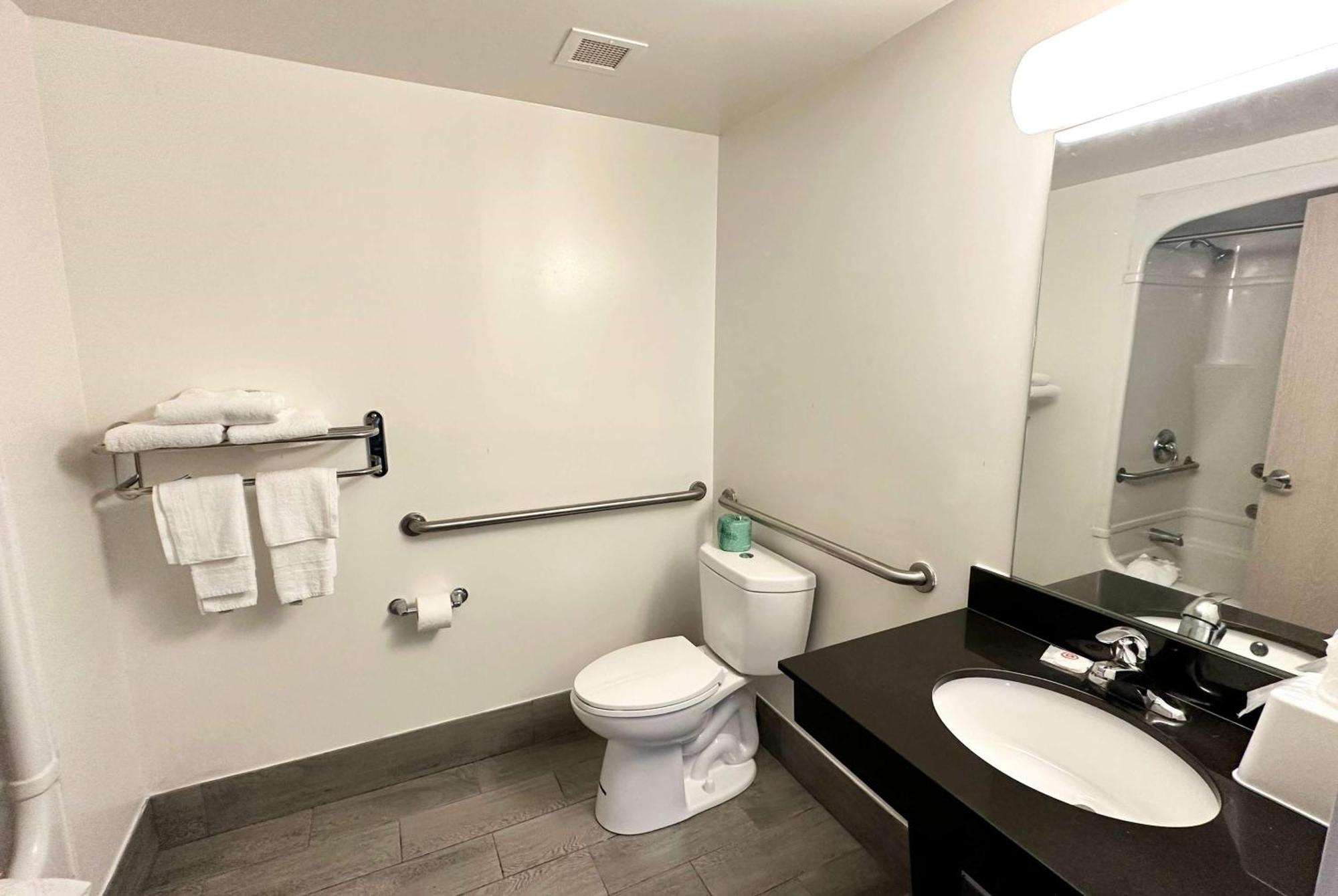 Ramada By Wyndham Lithia Springs Atlanta Hotel Bagian luar foto
