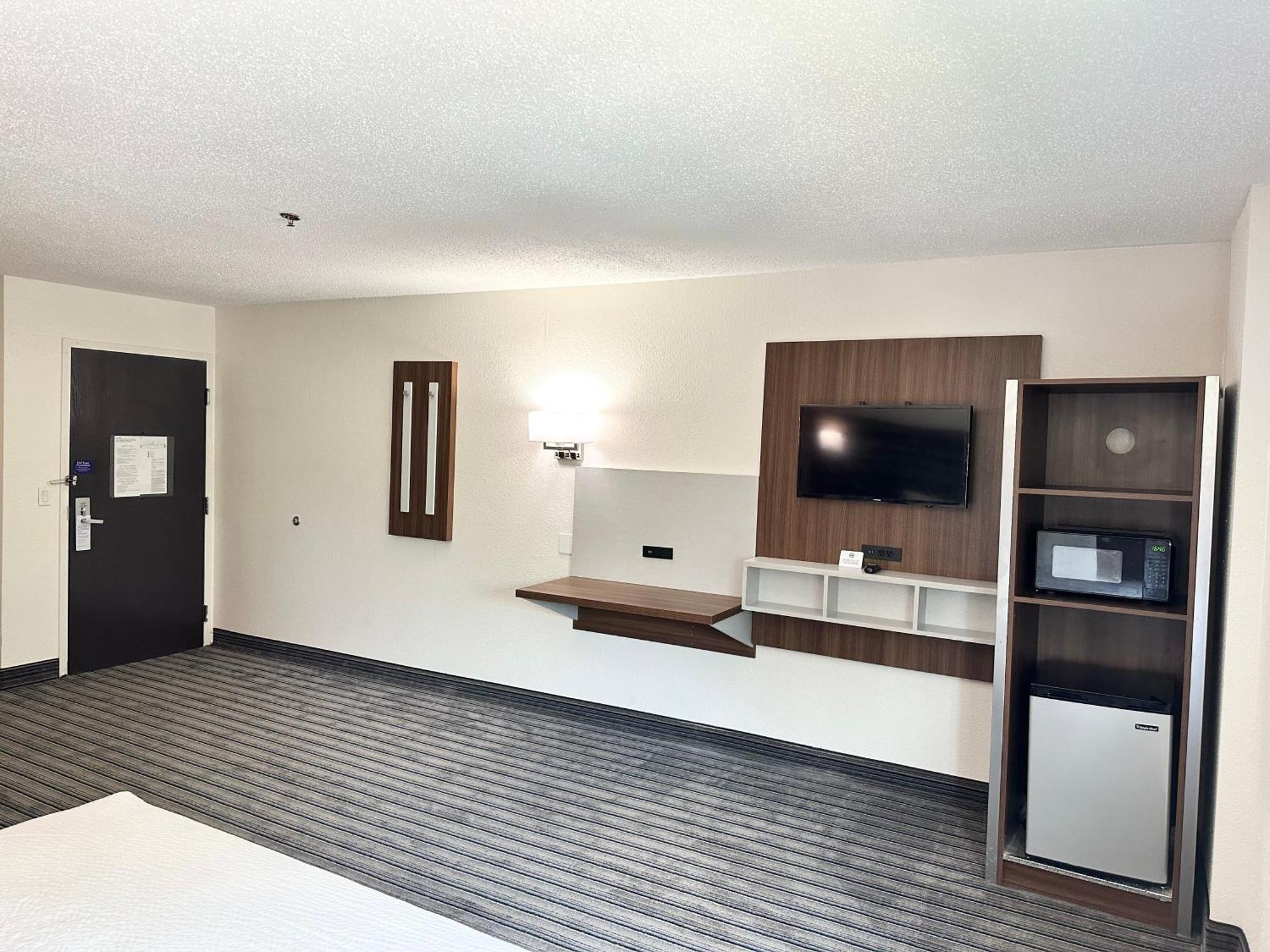Ramada By Wyndham Lithia Springs Atlanta Hotel Bagian luar foto